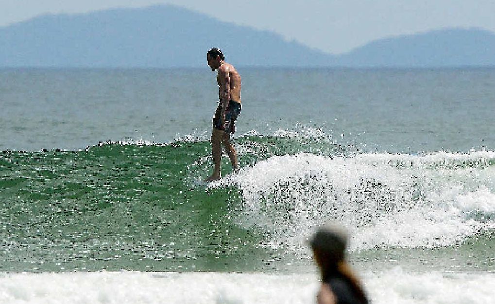 ABOVE: Rob poised up the front and just cruising. ABOVE: Rob poised up the front and just cruising.